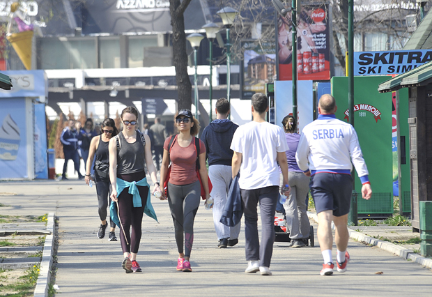 Београђани похрлили на Аду, као да се ништа не дешава: Слике пролећне идиле и рекреације никада нису биле овако узнемирујуће (ФОТО)